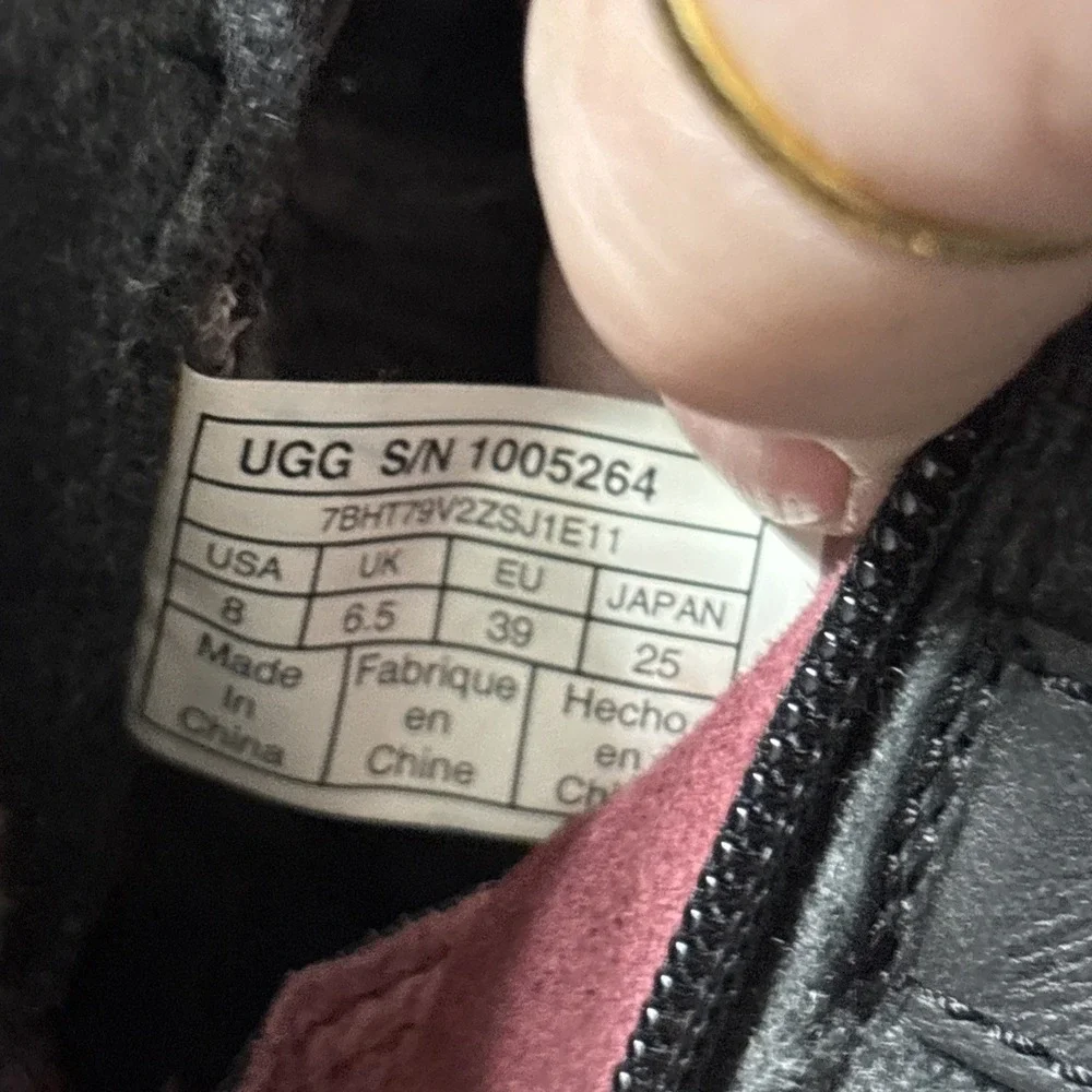 Ugg Kesey Womens Boot Waterproof Full-Grain Leather‎ Wool-Blend Black Size 8